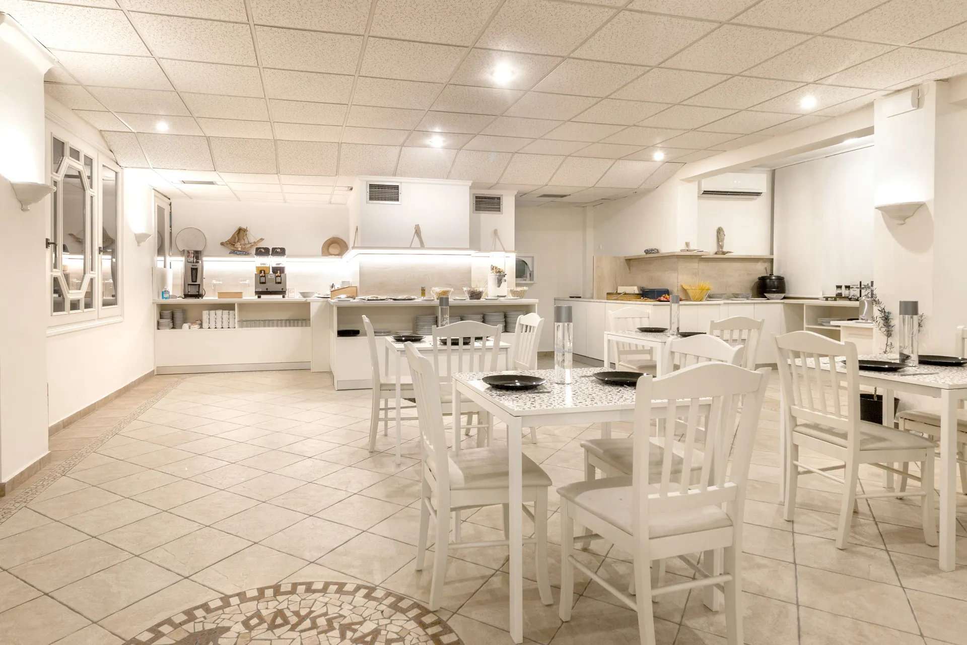 Tiara Holdiays - Hotel Odysseas - dinning room